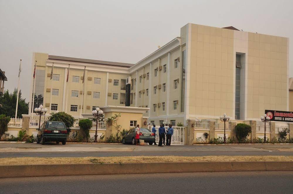 Immaculate Suites And Apartments Mobushipe Extérieur photo
